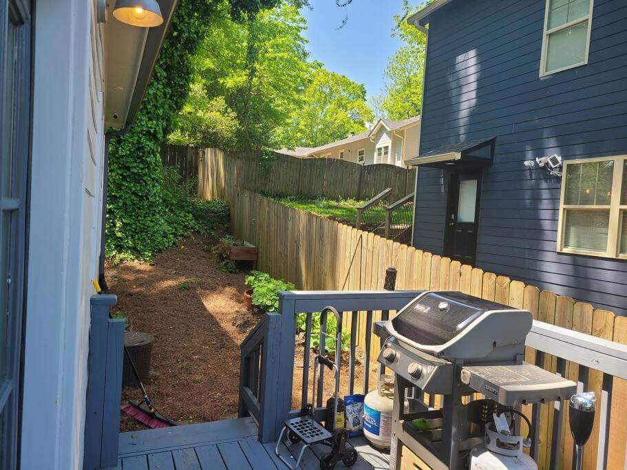 West End Modern Atlanta 3 Bedroom Bungalow エクステリア 写真